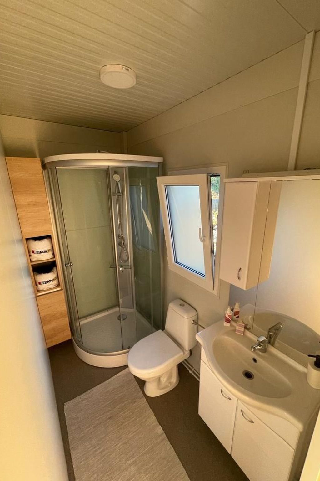 Strandhaus Sofia - Ferienanlage Bain, Žut - Kornati-Binnen