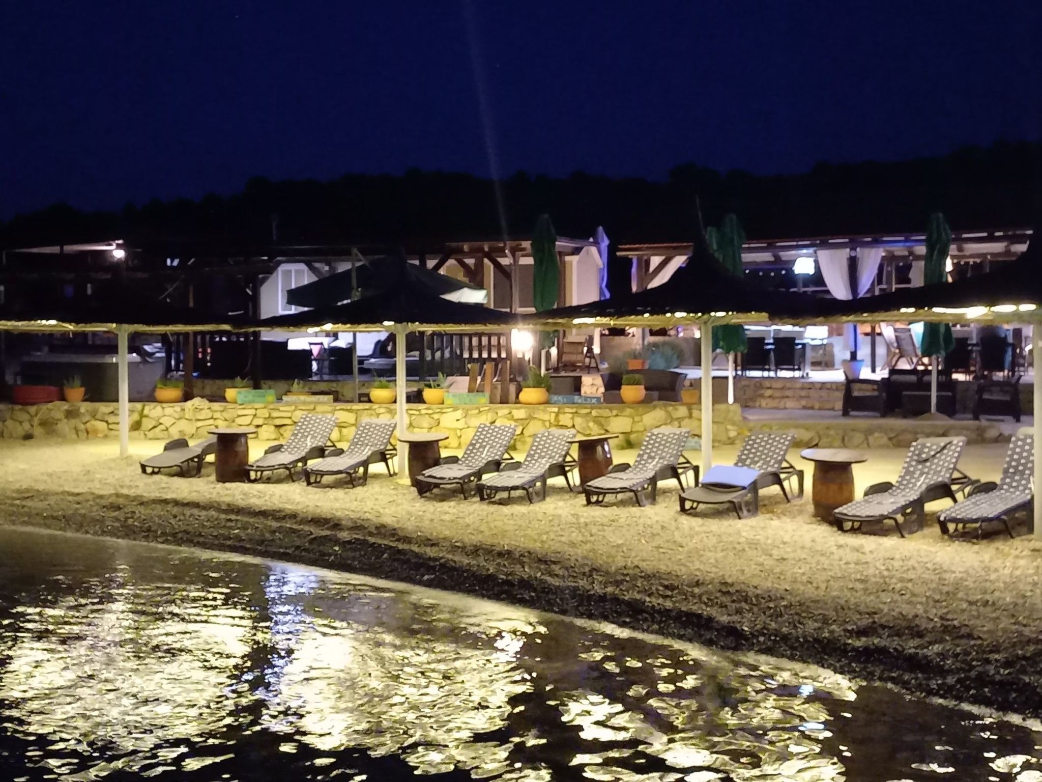 Strandhaus Sofia - Ferienanlage Bain, Žut - Kornati-Binnen