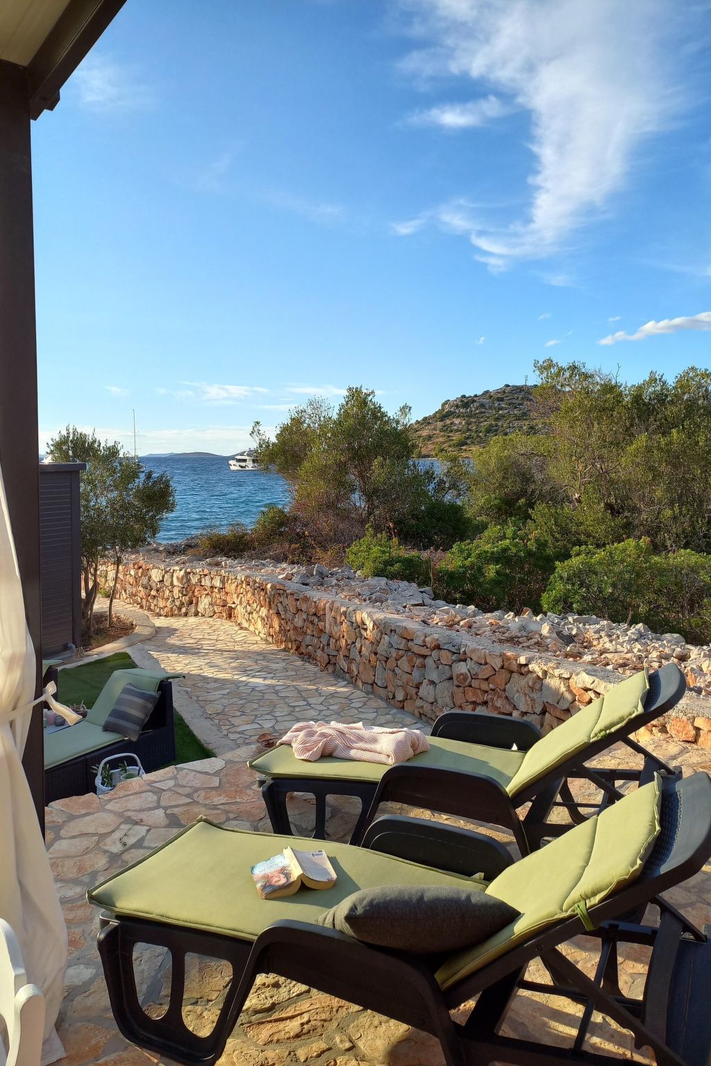 Strandhaus Hela - Ferienanlage Bain, Žut - Kornati-Binnen