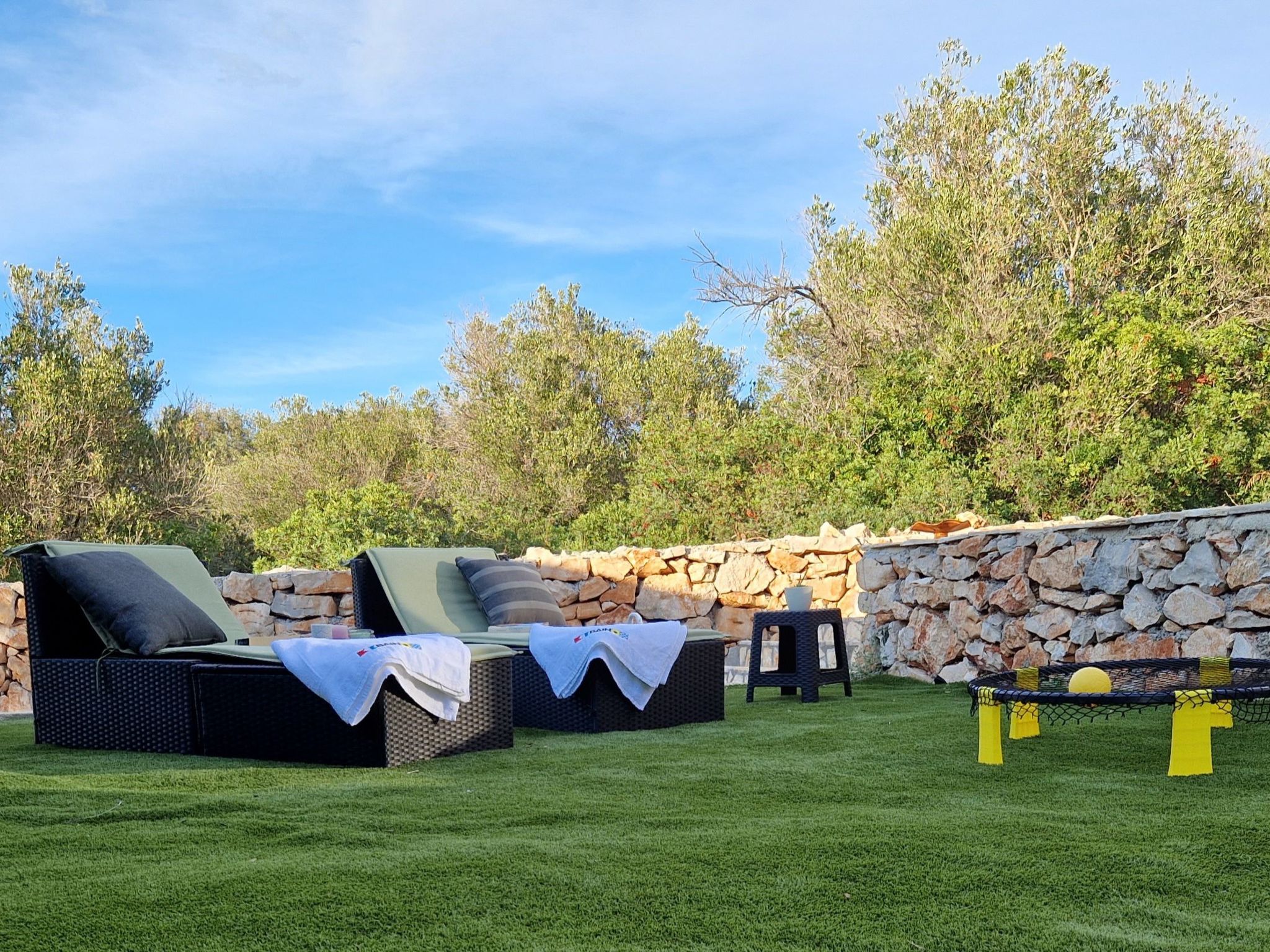 Strandhaus Hela - Ferienanlage Bain, Žut - Kornati-Binnen
