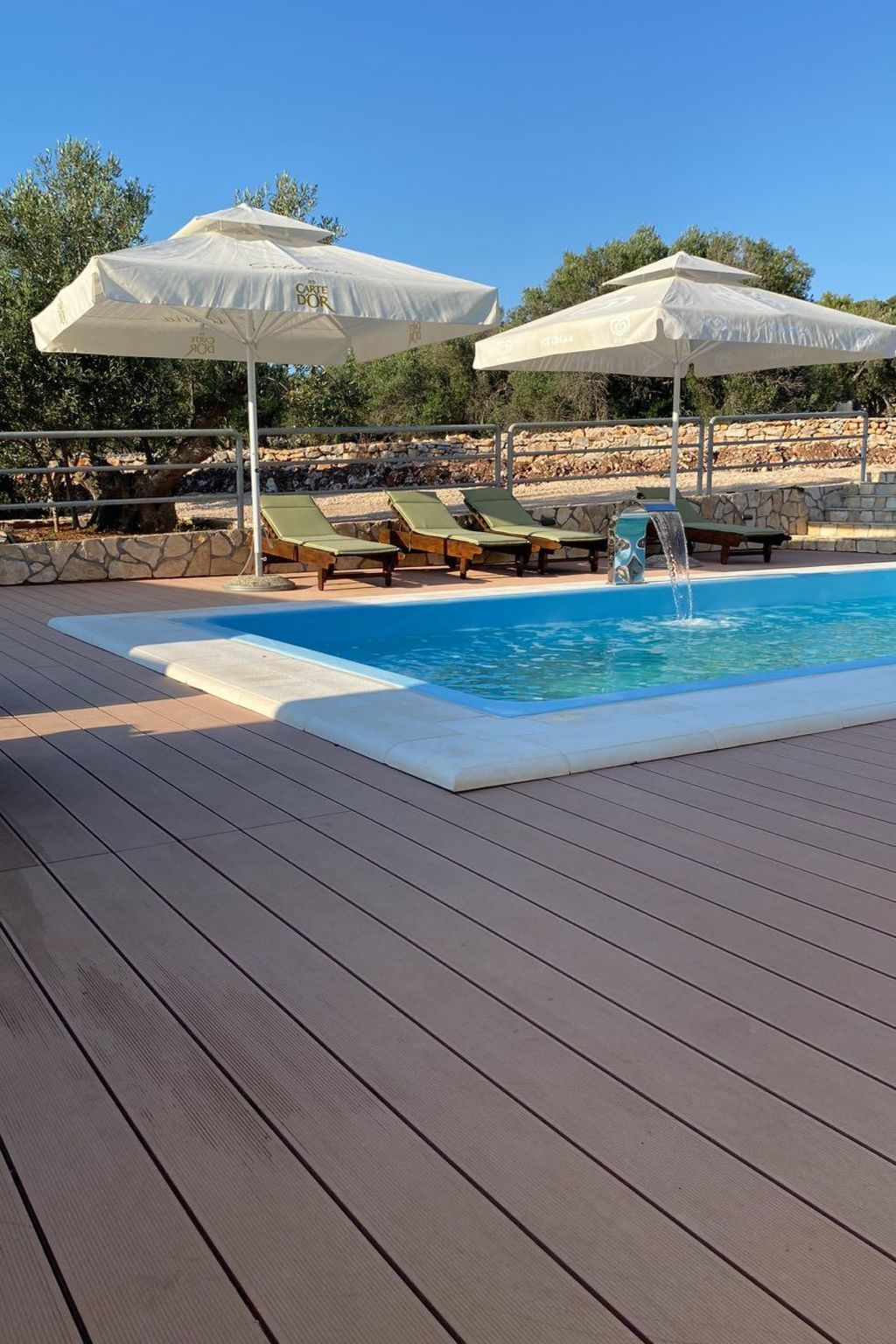 Strandhaus Hela - Ferienanlage Bain, Žut - Kornati-Binnen