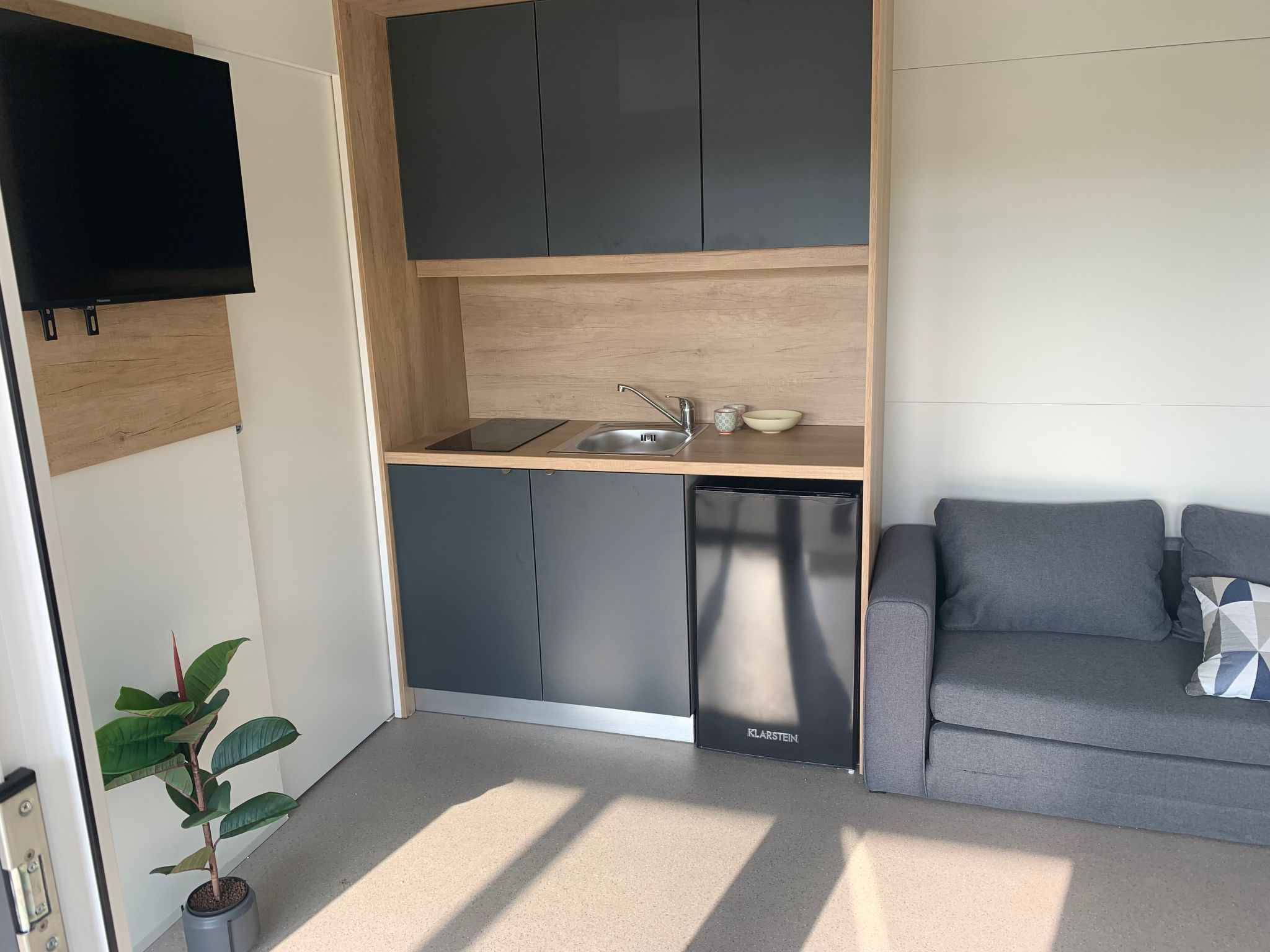 Strandhaus Hela - Ferienanlage Bain, Žut - Kornati-Binnen