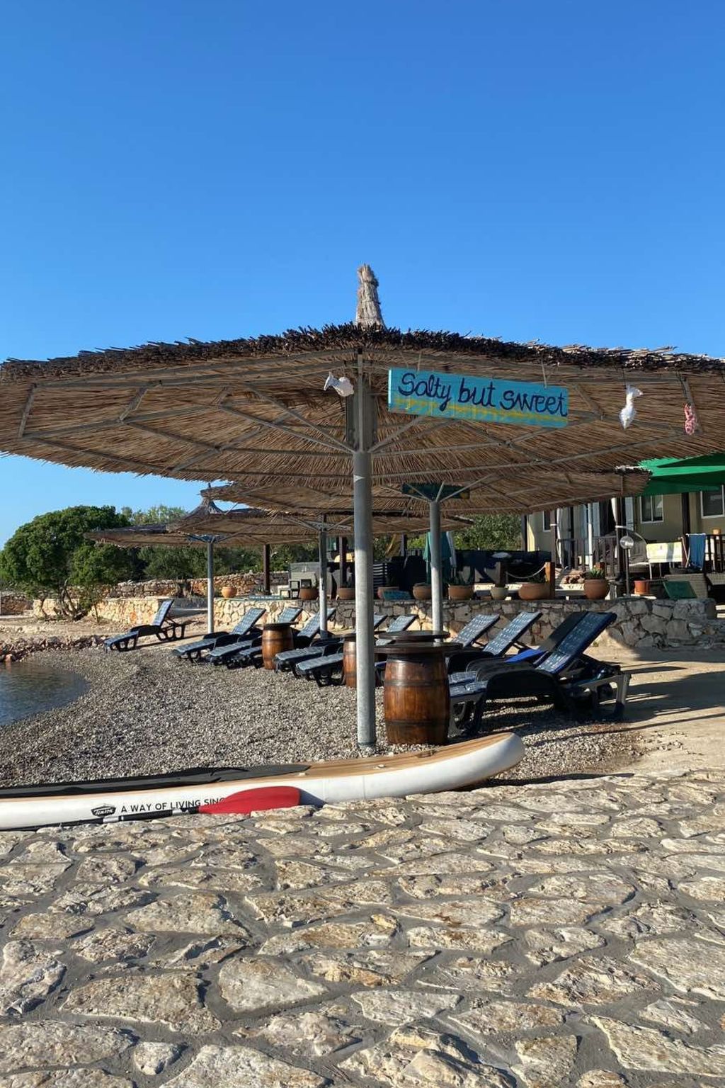 Strandhaus Hela - Ferienanlage Bain, Žut - Kornati-Binnen