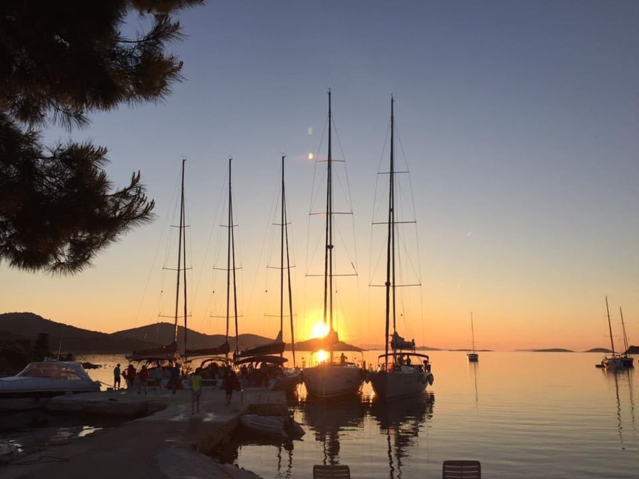 Strandhaus Hela - Ferienanlage Bain, Žut - Kornati-Binnen