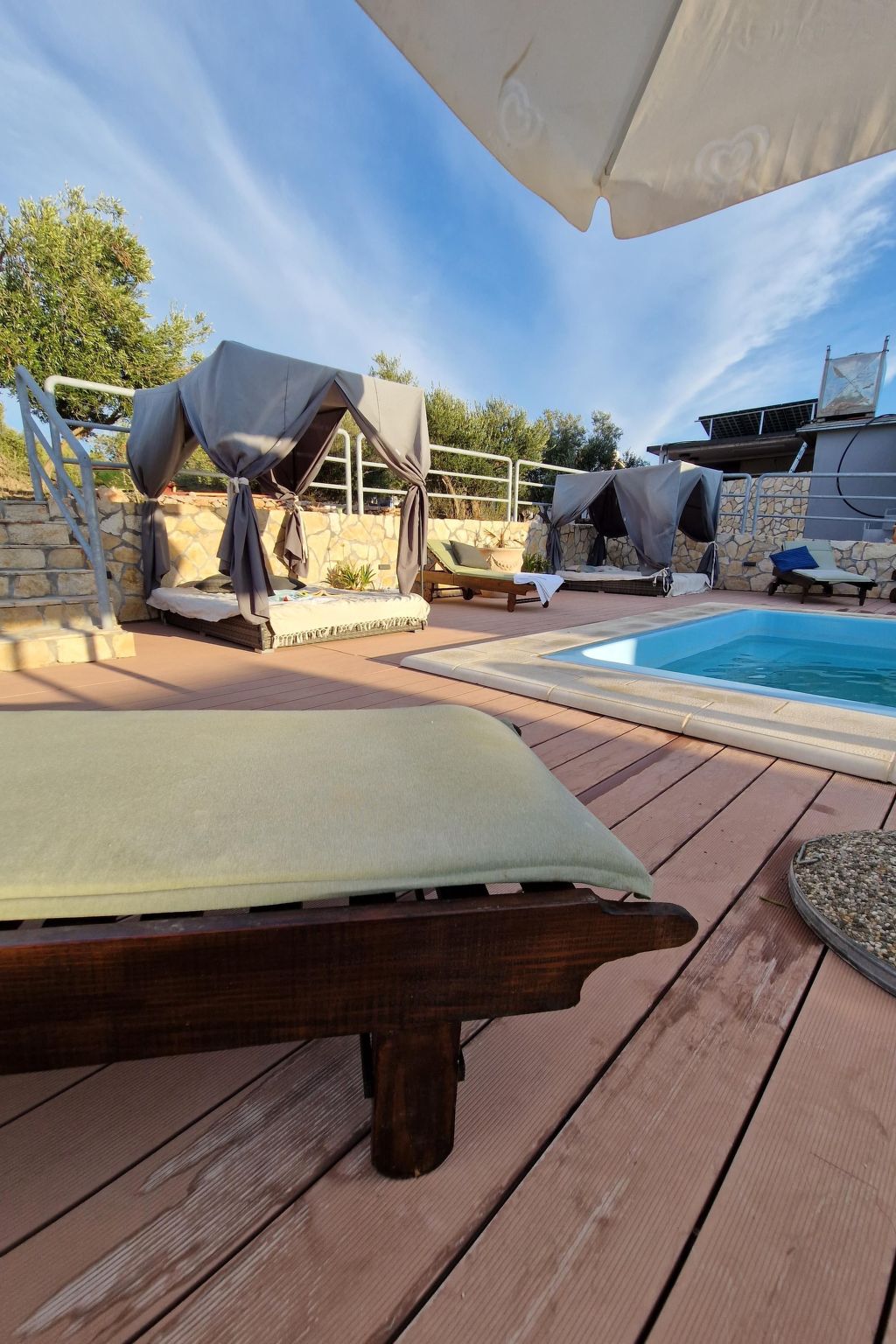 Strandhaus Hela - Ferienanlage Bain, Žut - Kornati-Binnen