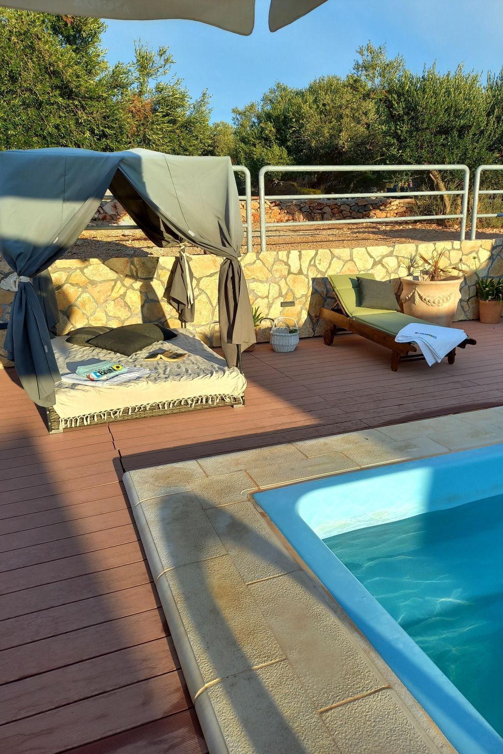 Strandhaus Hela - Ferienanlage Bain, Žut - Kornati-Binnen