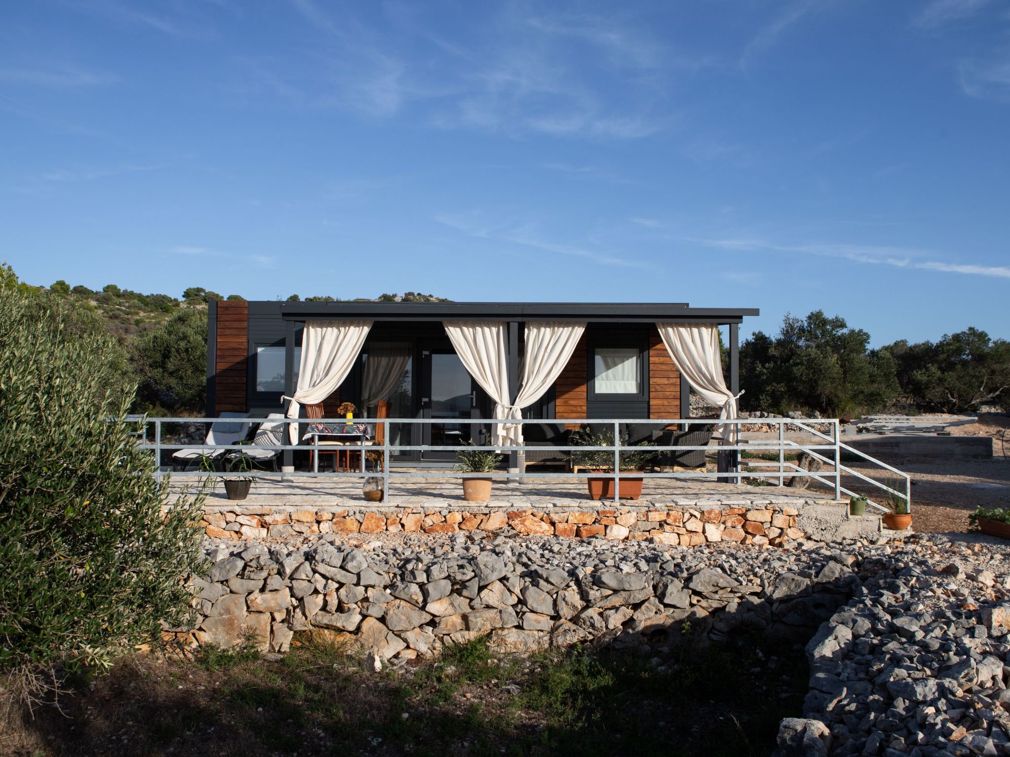 Strandhaus Lady - Ferienanlage Bain, Žut - Kornati-Binnen