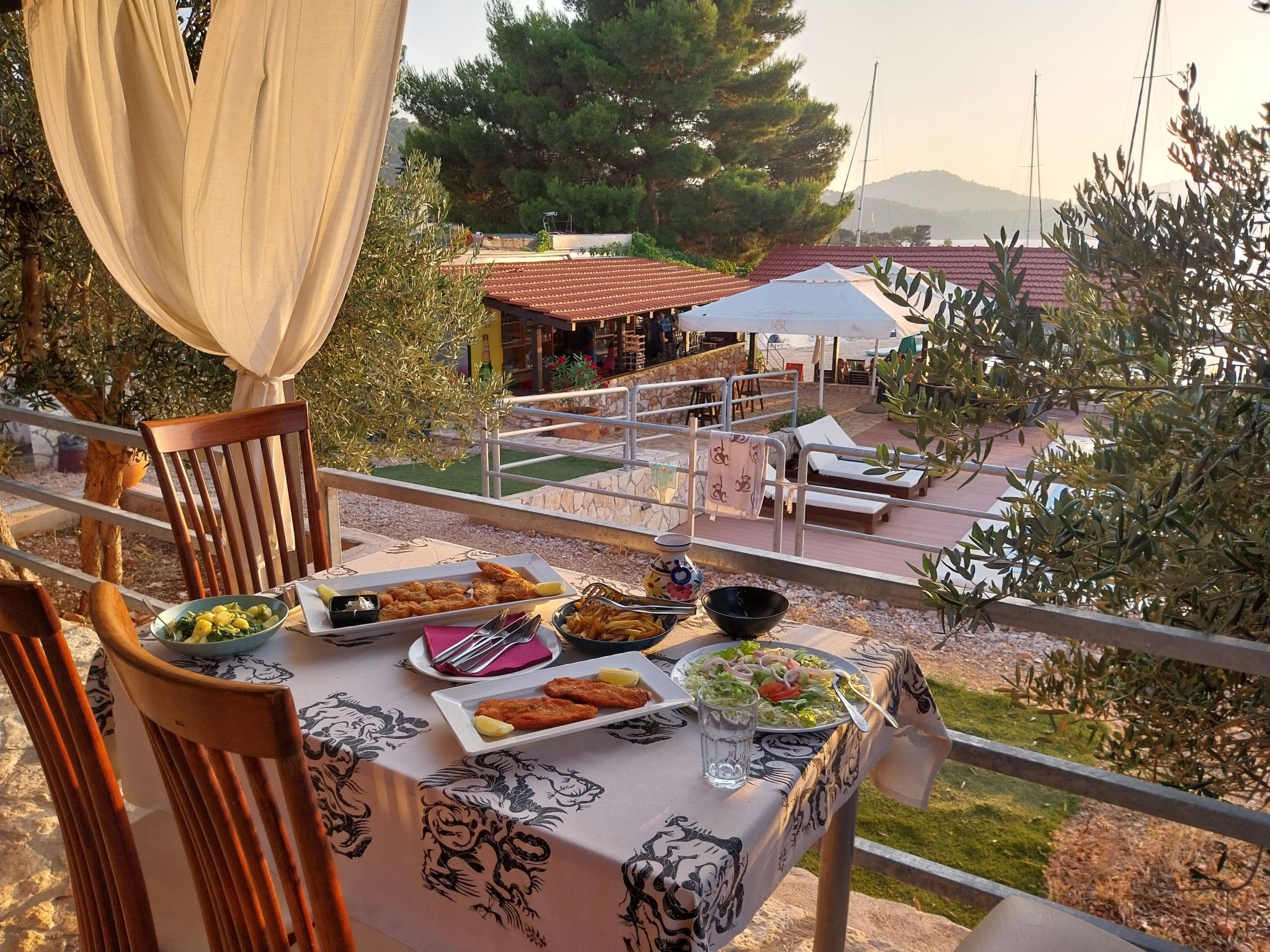 Strandhaus Lady - Ferienanlage Bain, Žut - Kornati-Binnen