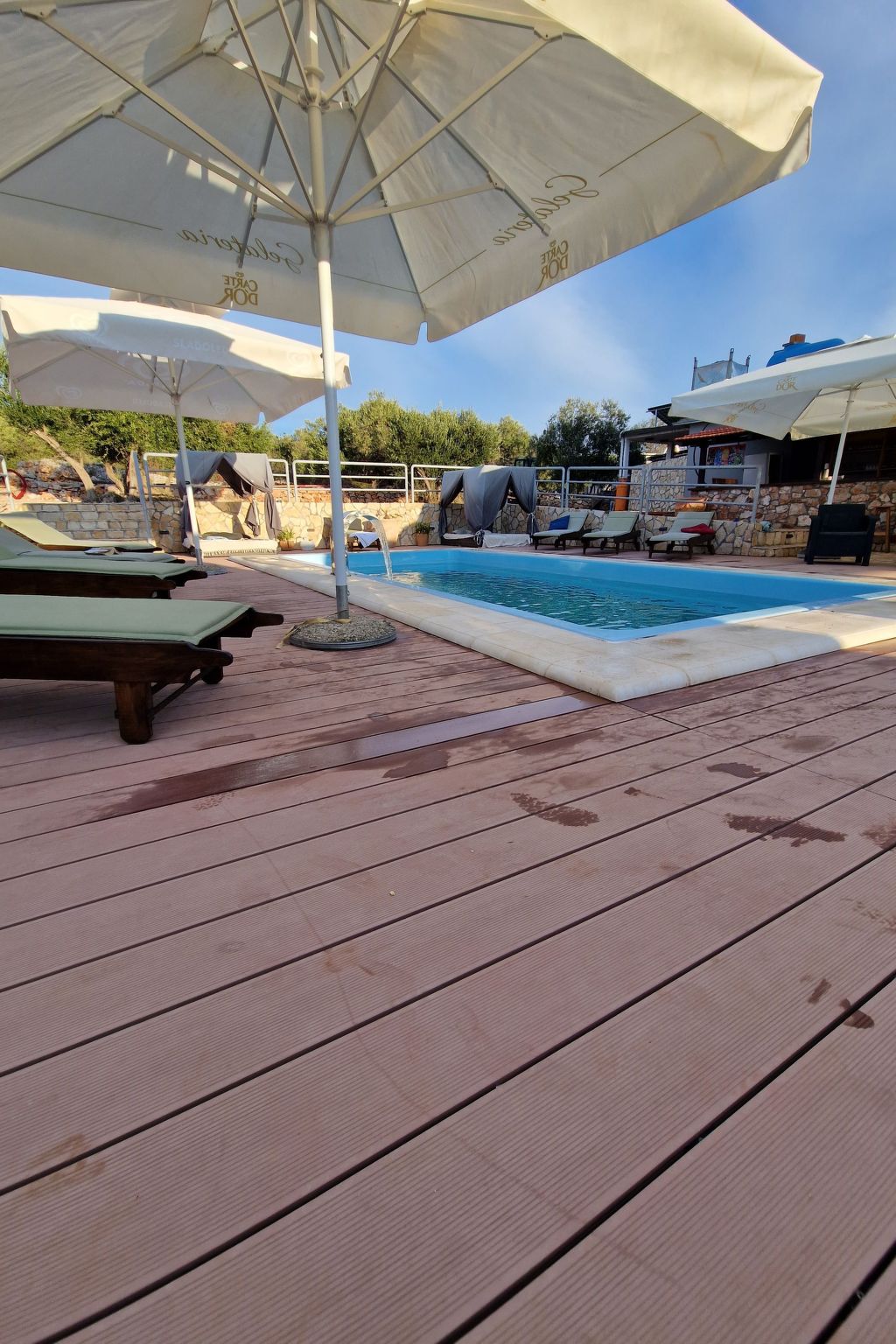 Strandhaus Lady - Ferienanlage Bain, Žut - Kornati-Binnen