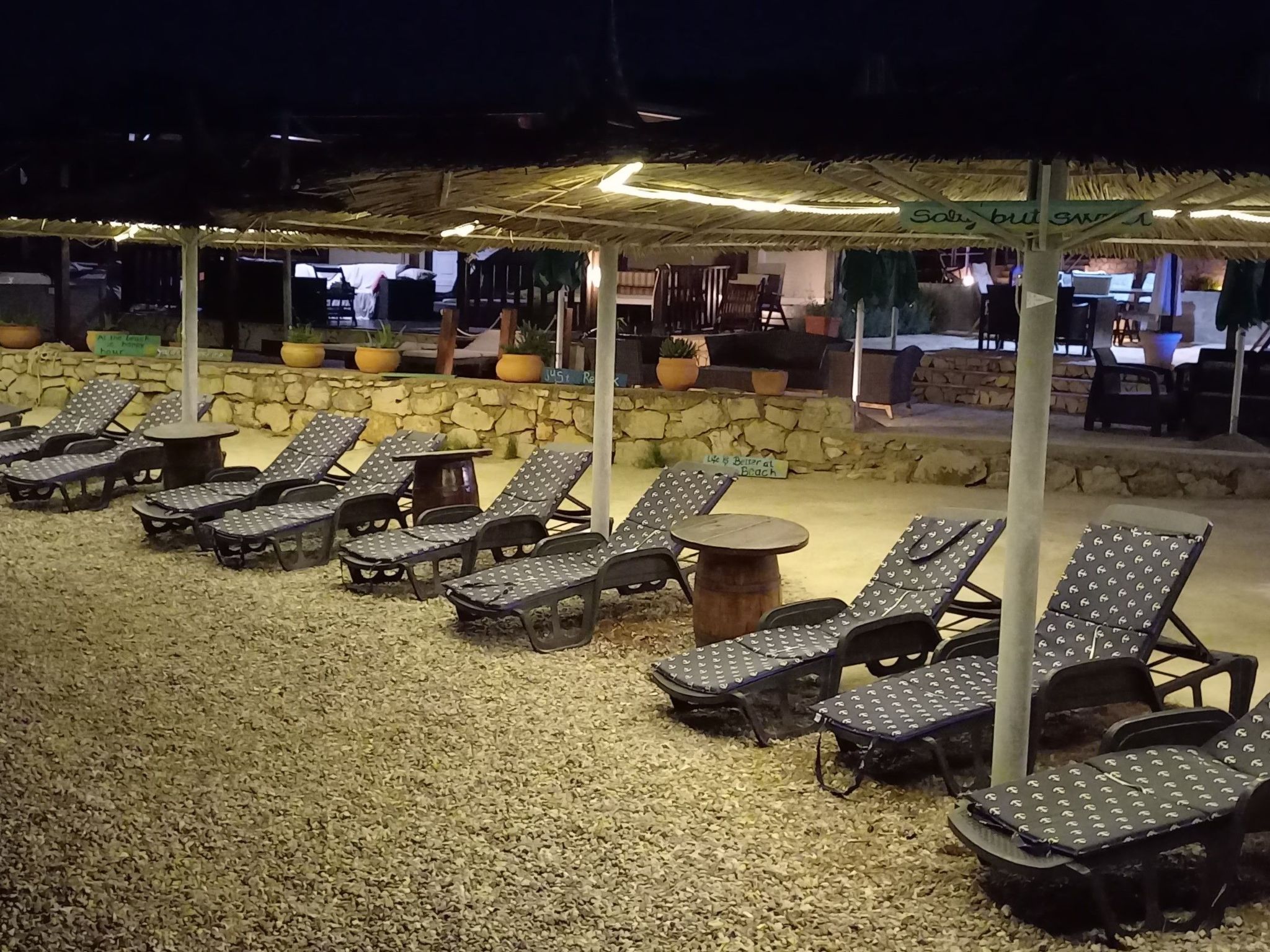 Strandhaus Lady - Ferienanlage Bain, Žut - Kornati-Binnen