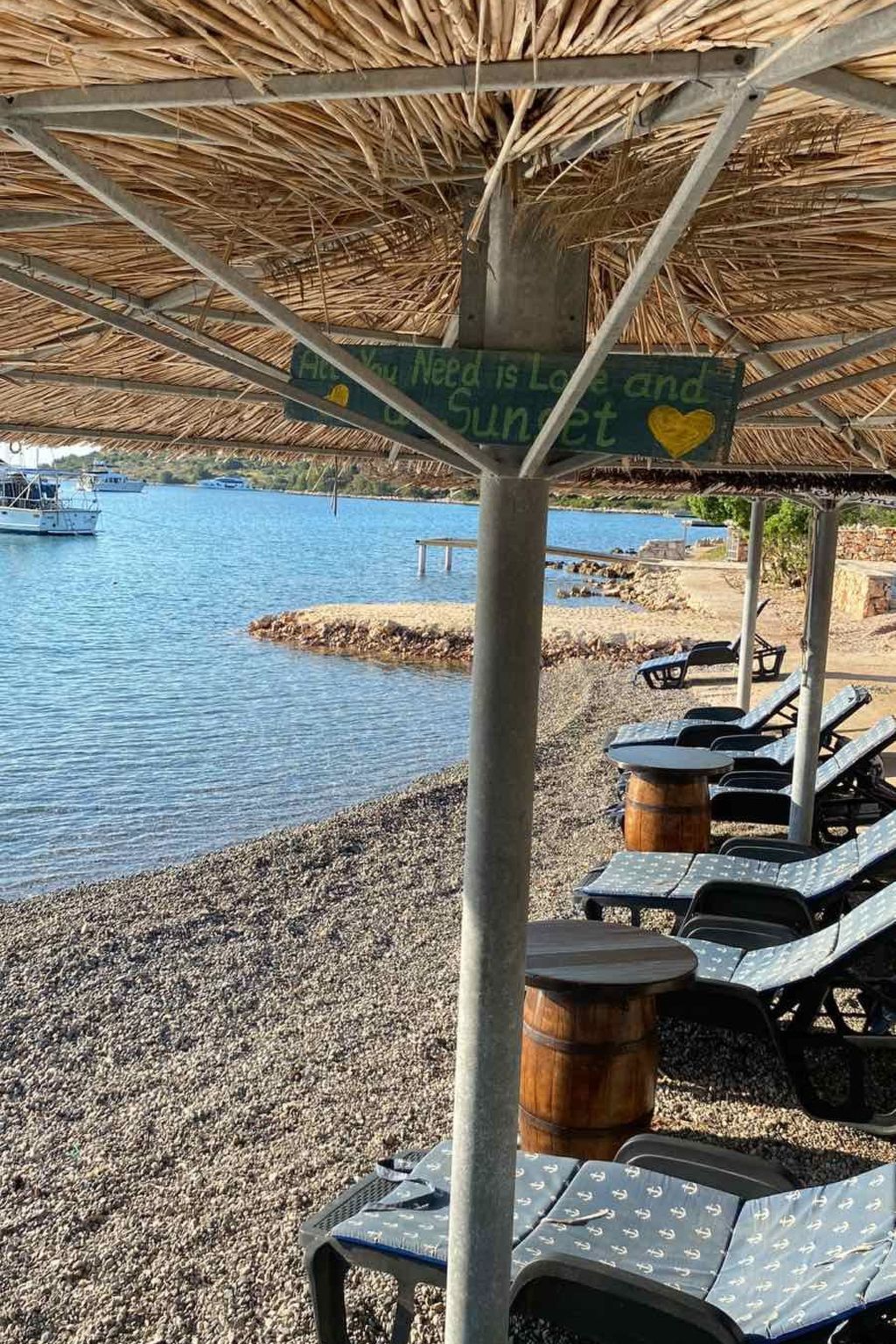 Strandhaus Lady - Ferienanlage Bain, Žut - Kornati-Binnen