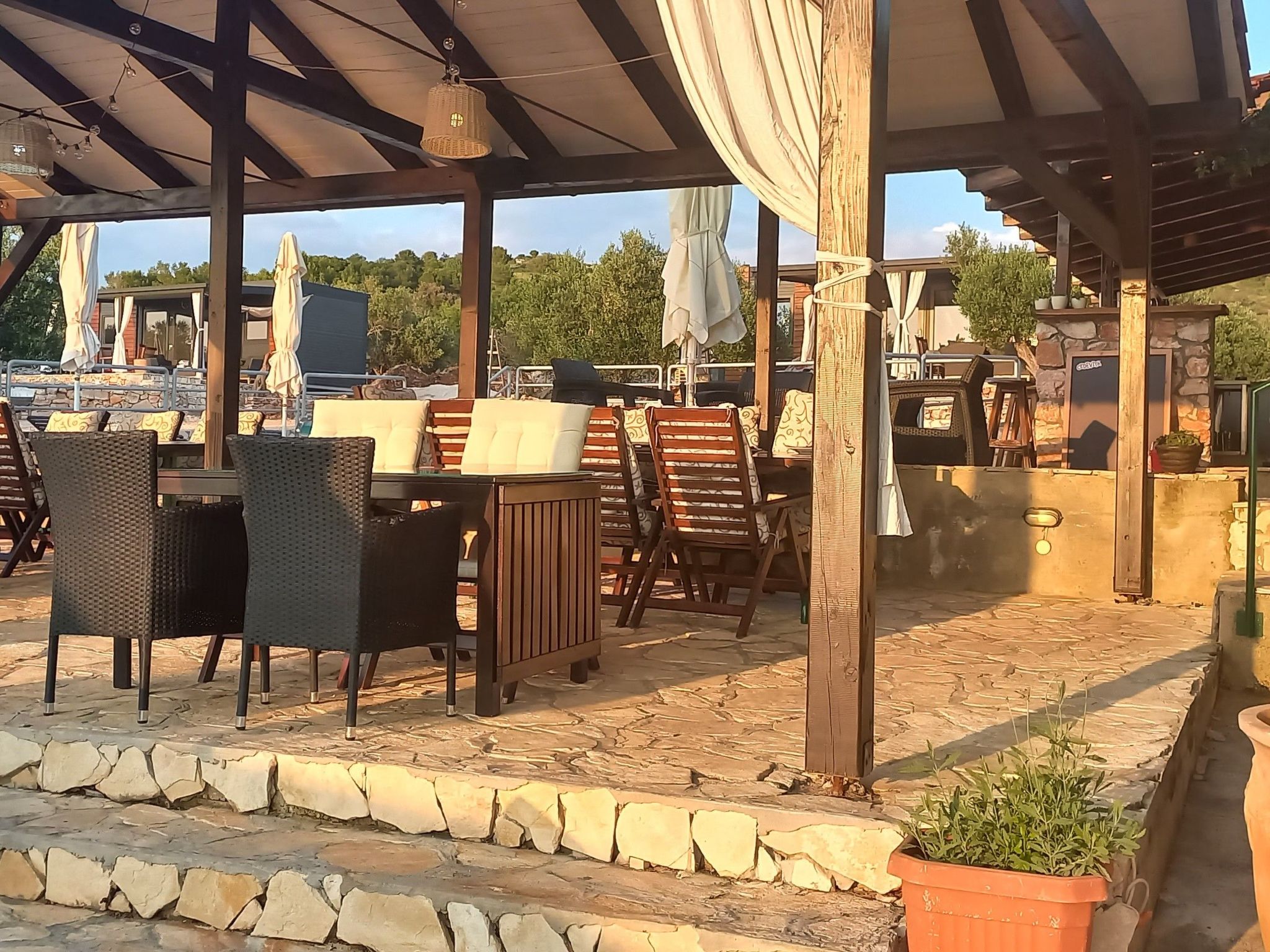 Strandhaus Lady - Ferienanlage Bain, Žut - Kornati-Binnen