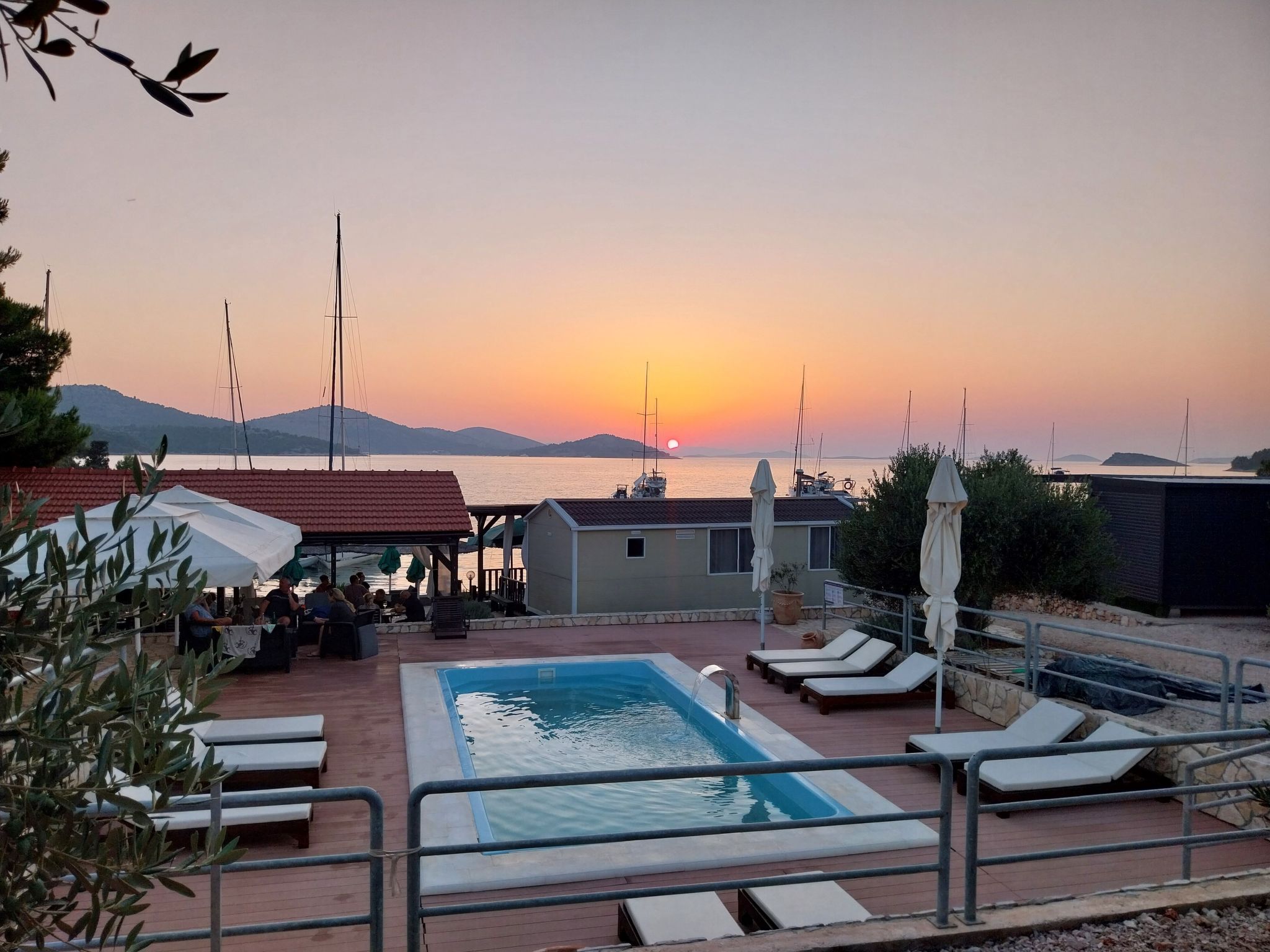 Strandhaus Lady - Ferienanlage Bain, Žut - Kornati-Binnen