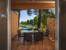 Kindvriendelijk resort direct aan zee in Vodice met zwembad en ontbijt - thumbnail 3