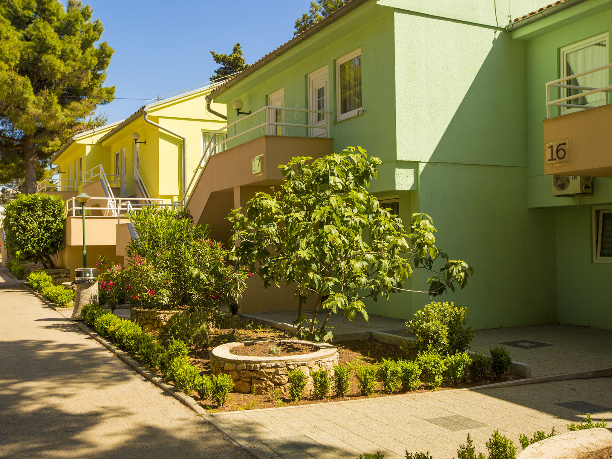 Kindvriendelijk resort direct aan zee in Vodice met zwembad en ontbijt - foto 24