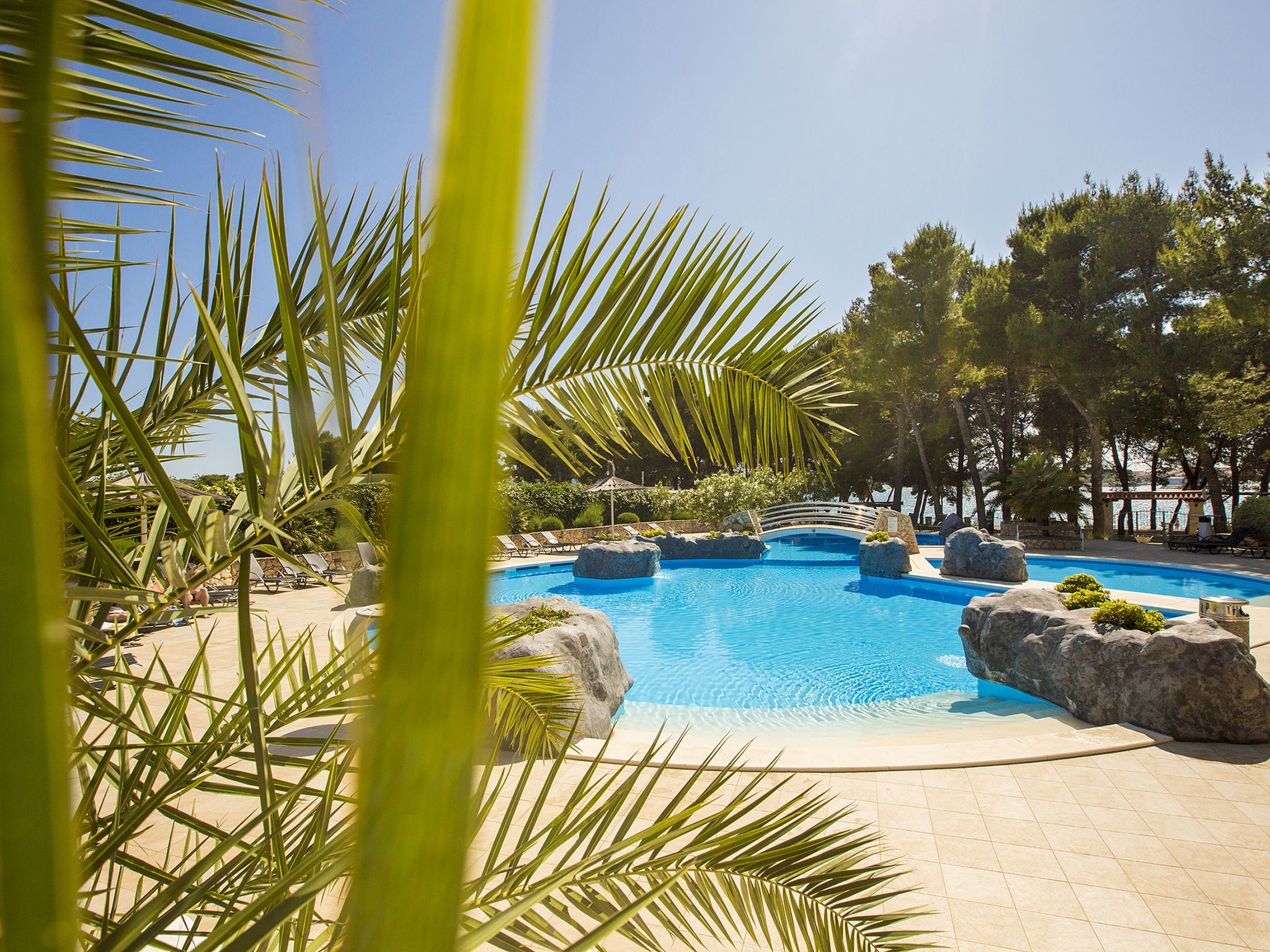 Kindvriendelijk resort direct aan zee in Vodice met zwembad en ontbijt - foto 23