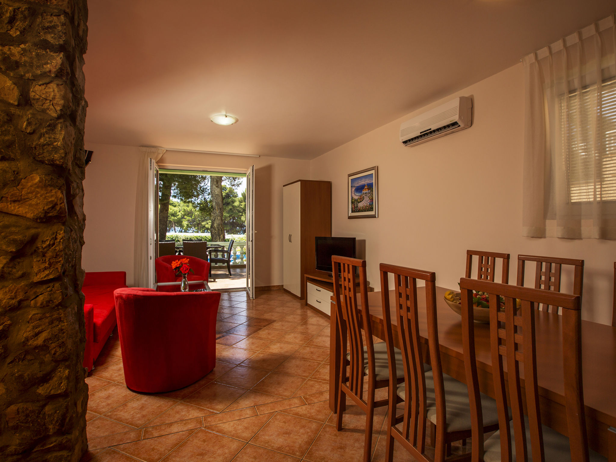 Kindvriendelijk resort direct aan zee in Vodice met zwembad en ontbijt - foto 6