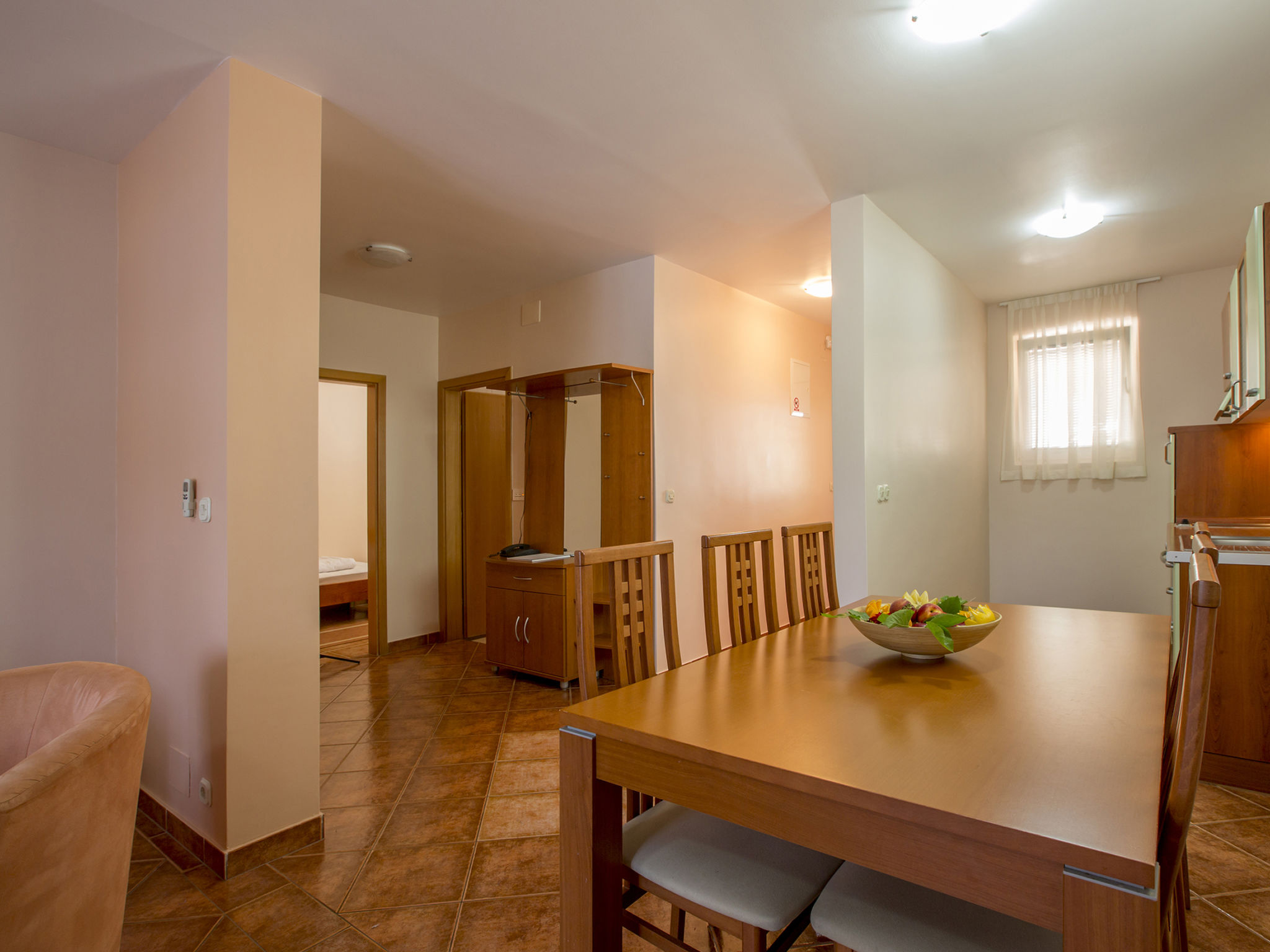 Kindvriendelijk resort direct aan zee in Vodice met zwembad en ontbijt - foto 13