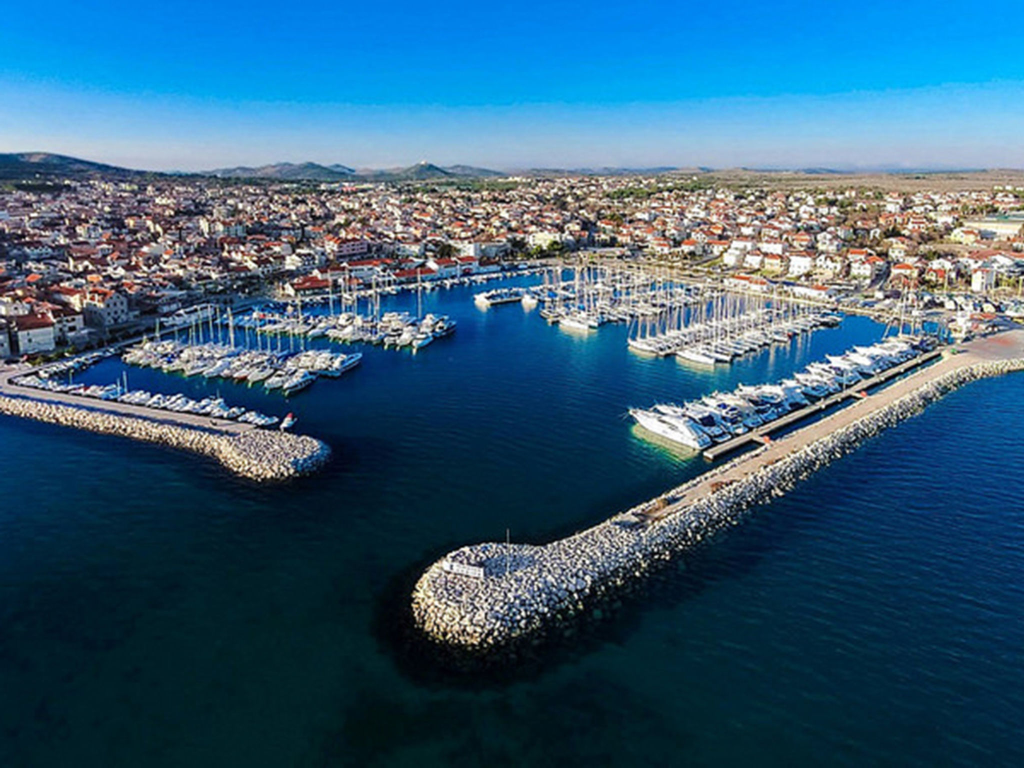 Kindvriendelijk resort direct aan zee in Vodice met zwembad en ontbijt - foto 52