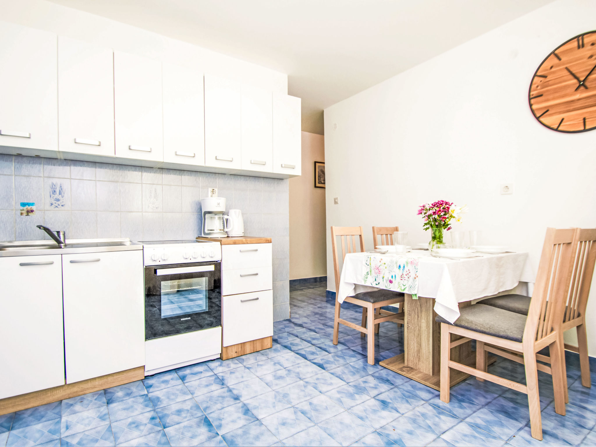 A Sea Home — Kitchen / Dining Room (4 of 29)