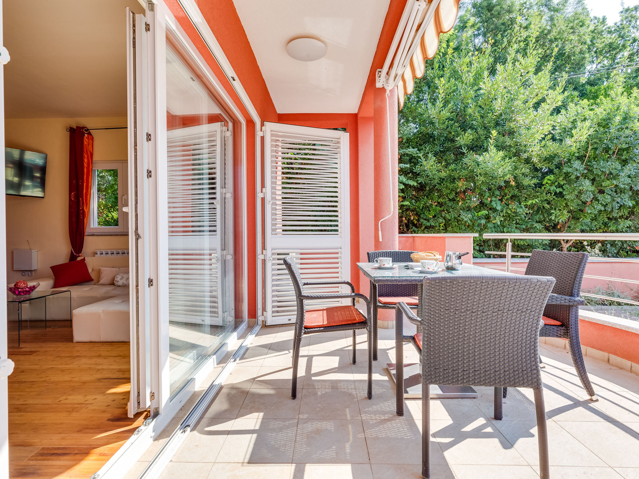 Zonovergoten twee-onder-een-kapwoning op 200 meter van het strand in Srima - foto 5