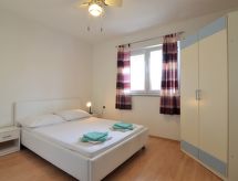 Rustig appartement nabij zee in Tribunj, op 300m van het strand - thumbnail 6