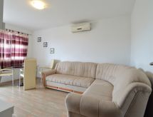 Rustig appartement nabij zee in Tribunj, op 300m van het strand - thumbnail 2