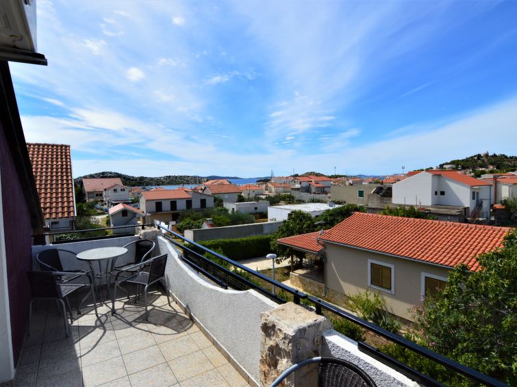 Appartement Josip: op 700 m van centrum in Vodice in Vodice