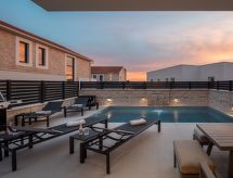 Villa Vodice Sky: Modern designvilla met privézwembad op loopafstand van de Adriatische Zee - thumbnail 2