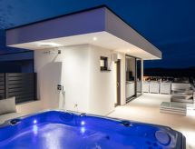 Villa Vodice Sky: Modern designvilla met privézwembad op loopafstand van de Adriatische Zee - thumbnail 6