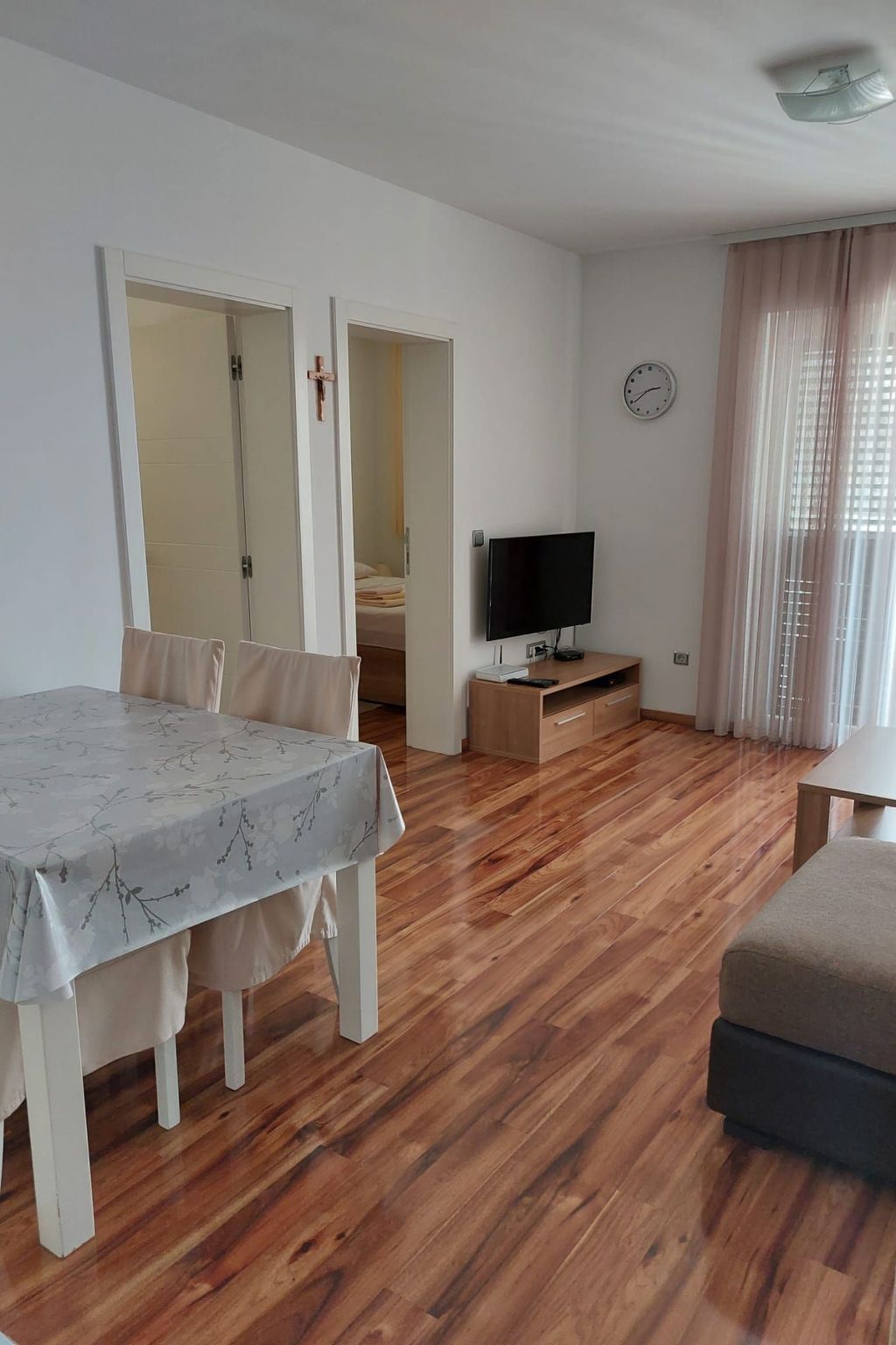 Wohnung "Dario" mit Balkon — Living Room (4 of 13)