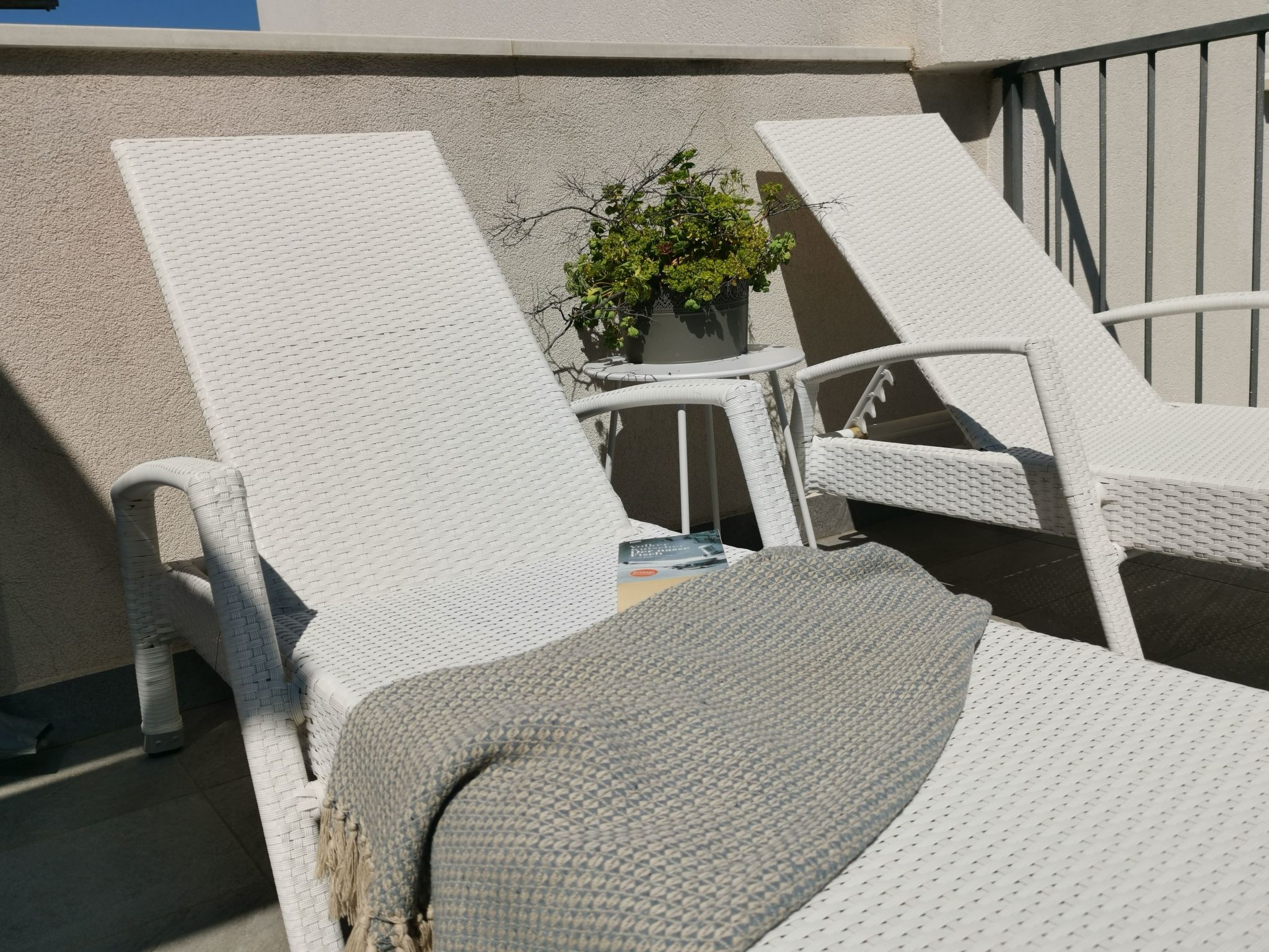 Luxuriöses Penthouse - Meerblick, stilvolle Wohnung mit Pool — Terrace (5 of 43)