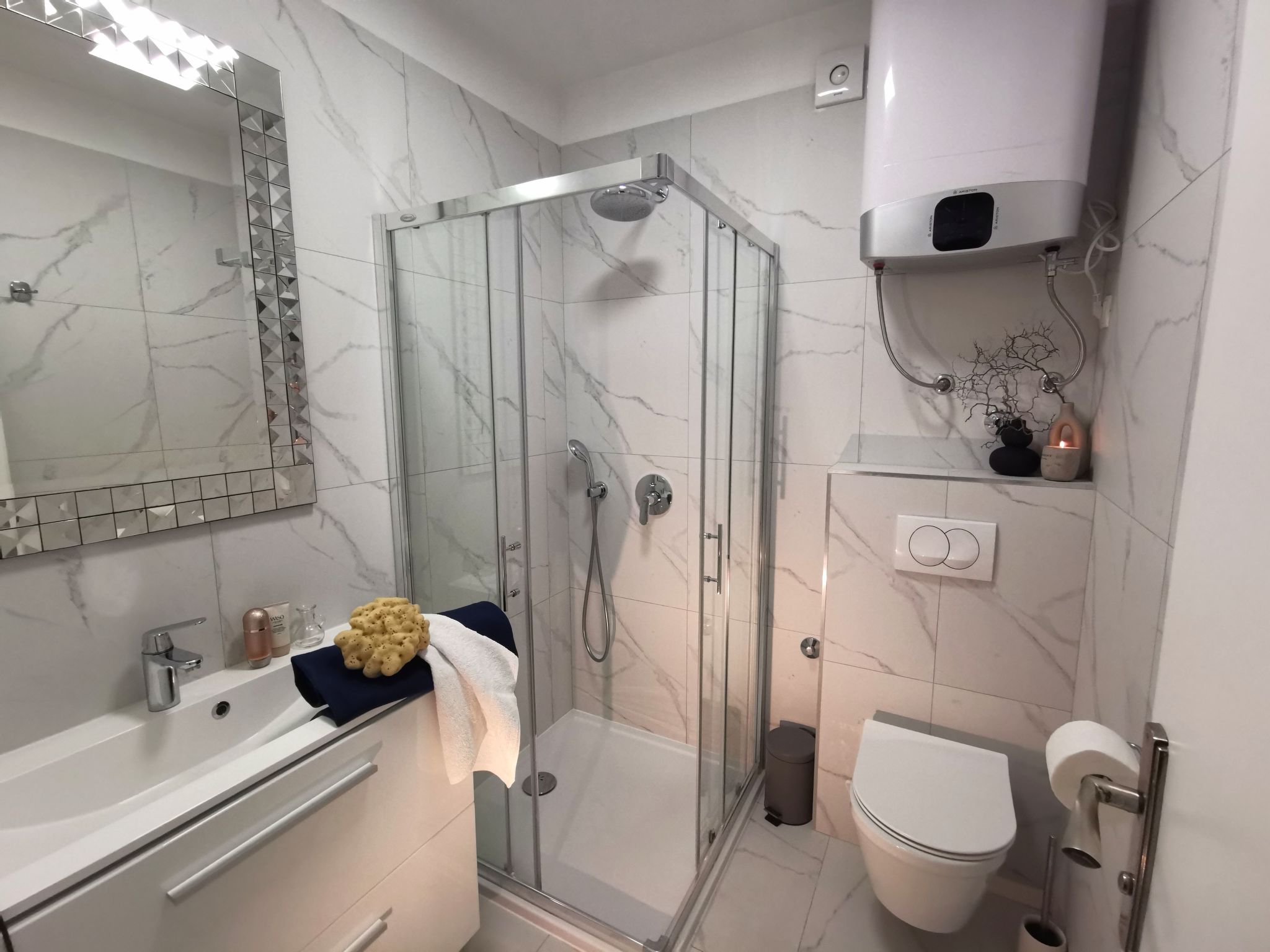 Deluxe-Apartment - moderne und stilvolle Unterkunft-Binnen