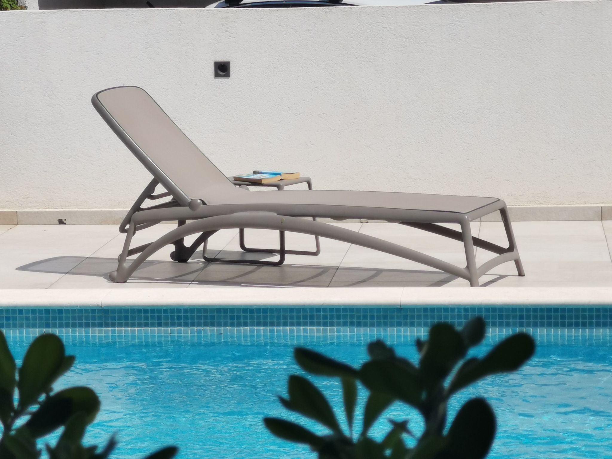 Romantische Luxuswohnung mit Garten, Pool