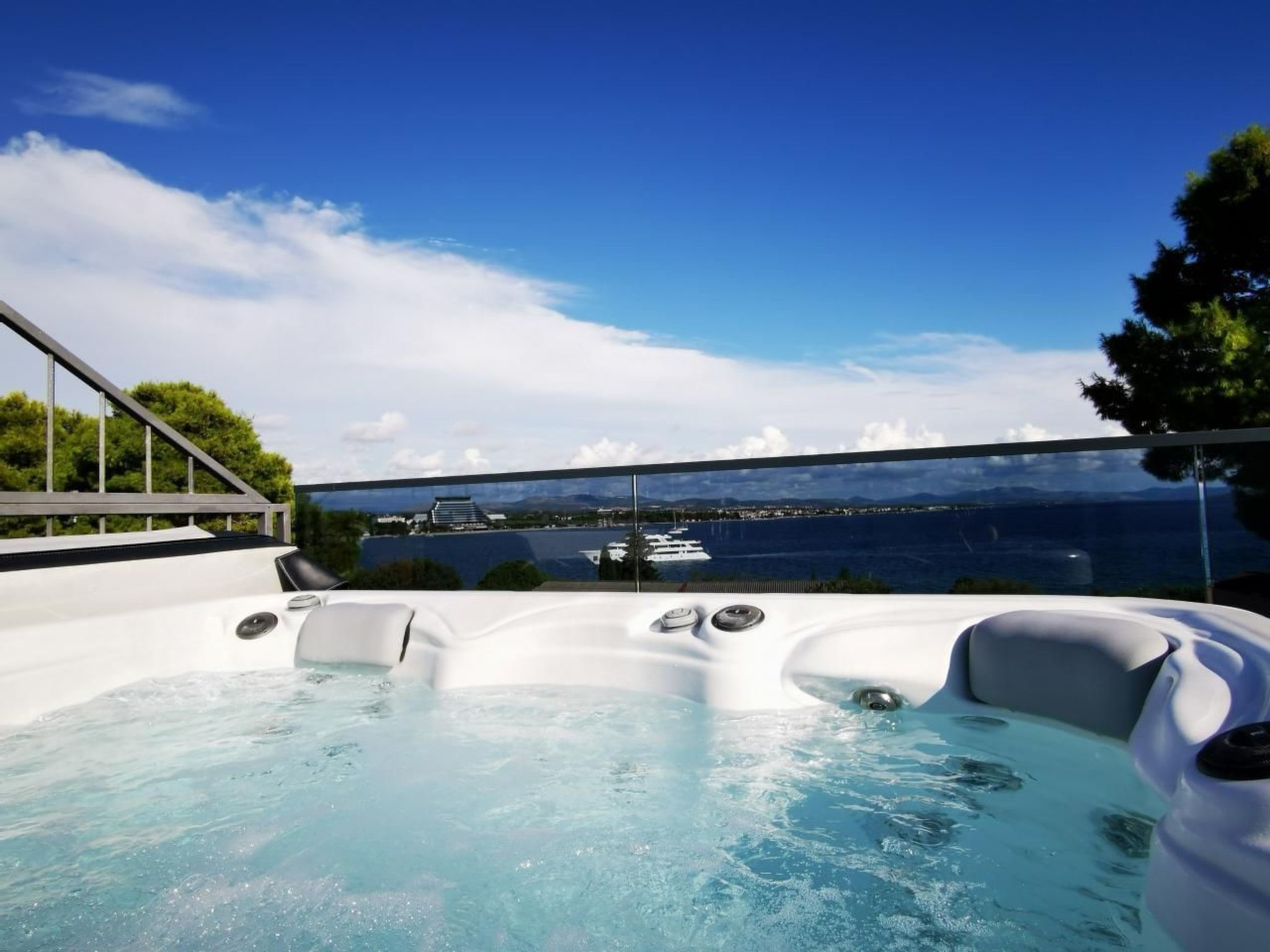 Luxuriöses Penthouse mit Meerblick und Sauna