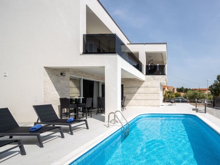 Vrijstaand vakantiehuis Villa Marena in Vodice met privézwembad in Vodice