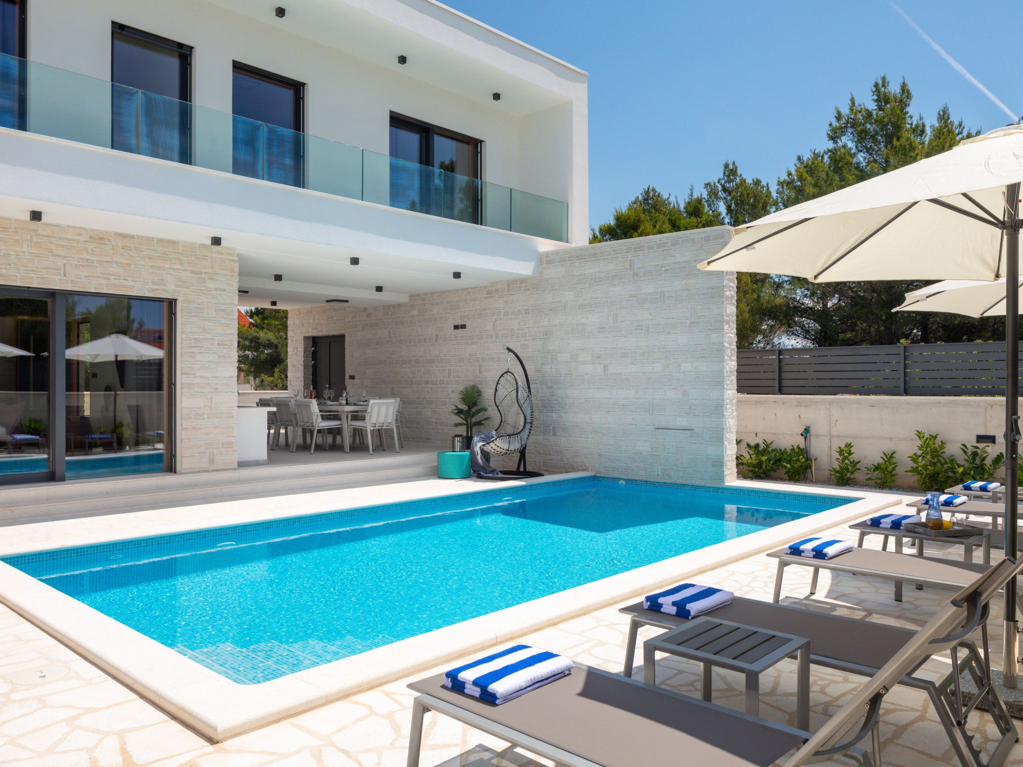 Für 10 Personen in Sria-Binnen