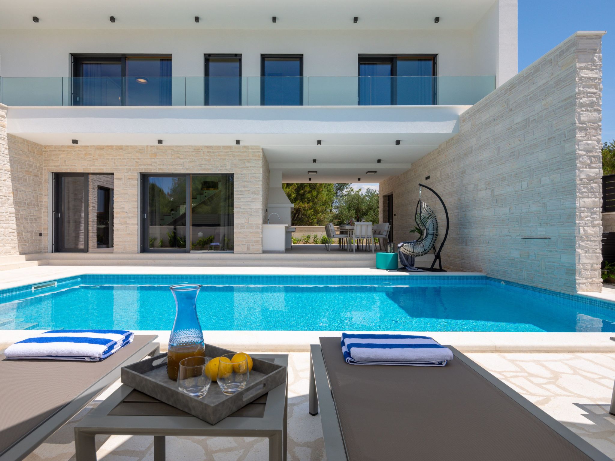 Für 10 Personen in Sria-Binnen