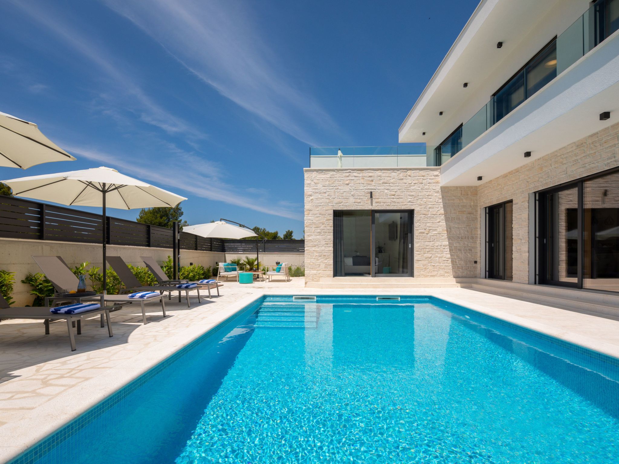 Für 10 Personen in Sria-Binnen