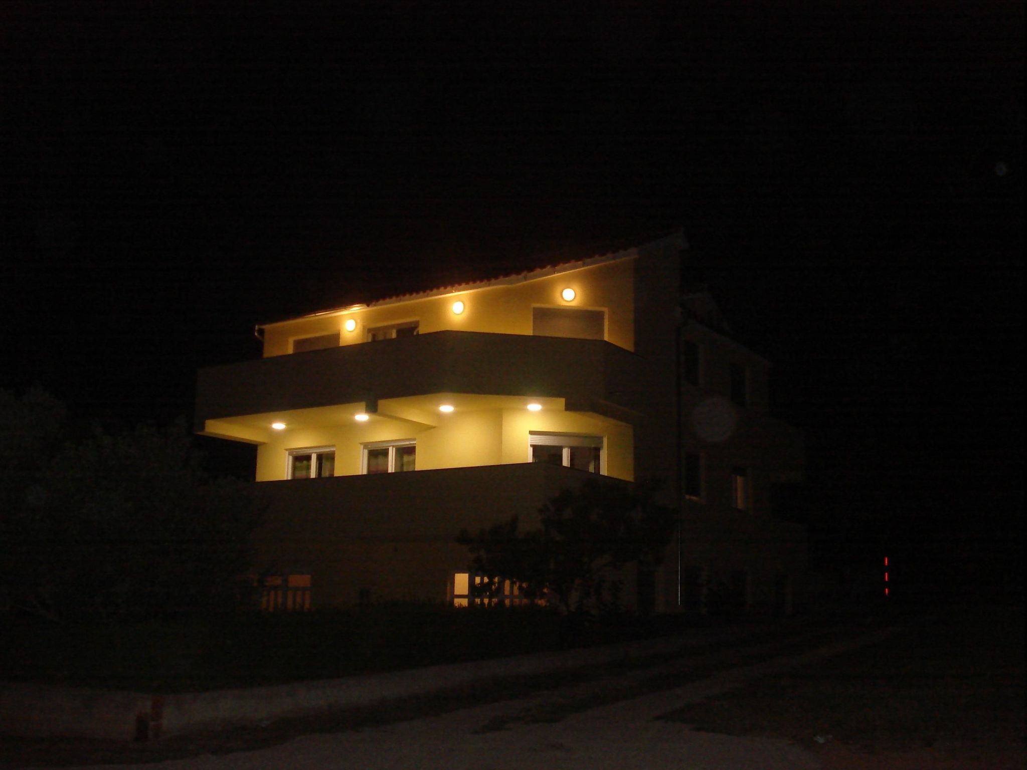 Moderne Ferienwohnung in Vodice mit Grill