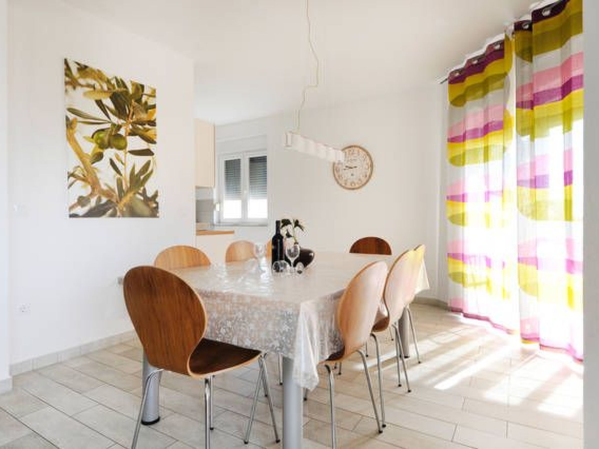 Moderne Ferienwohnung in Vodice mit Grill-Drinnen