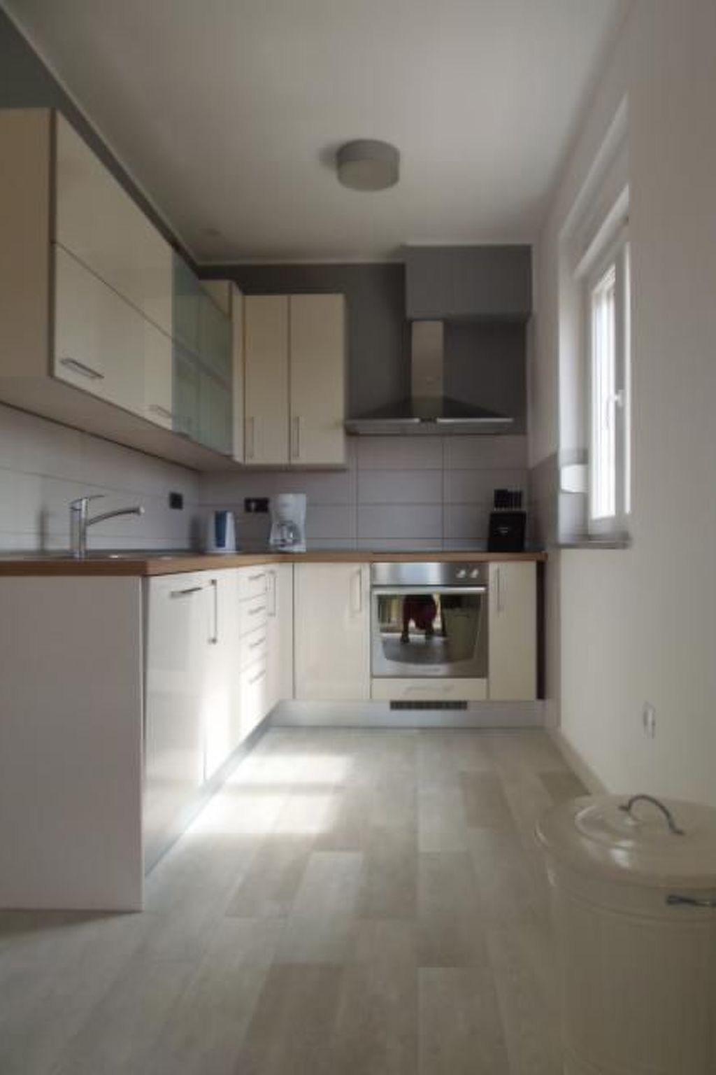 Moderne Ferienwohnung in Vodice mit Grill-Drinnen