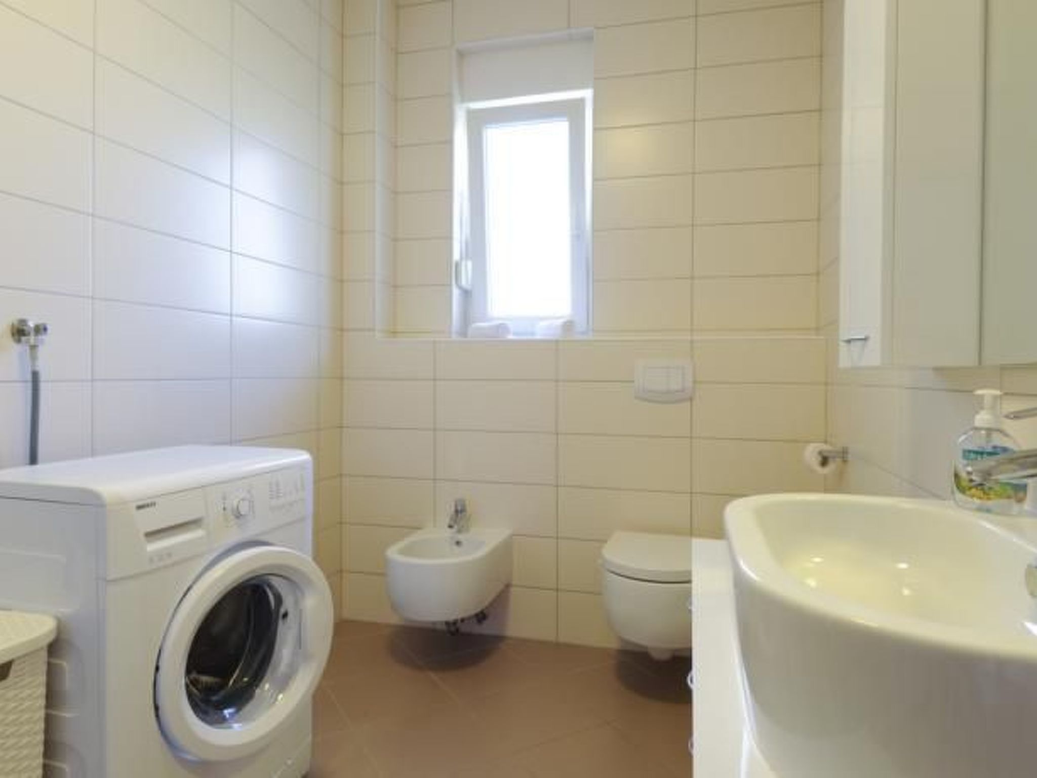 Moderne Ferienwohnung in Vodice mit Grill-Drinnen