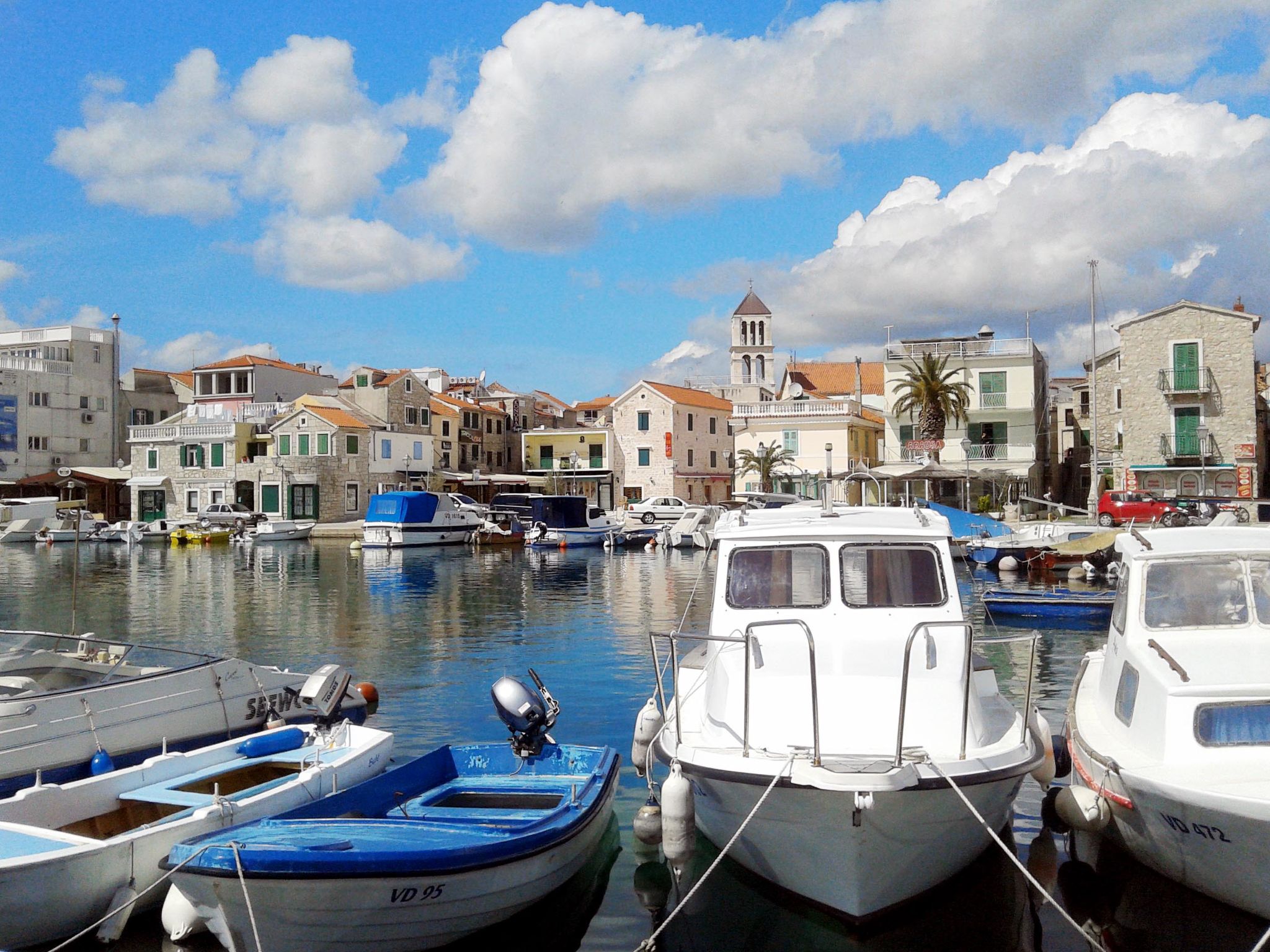 Moderne Ferienwohnung in Vodice mit Grill-Umgebung