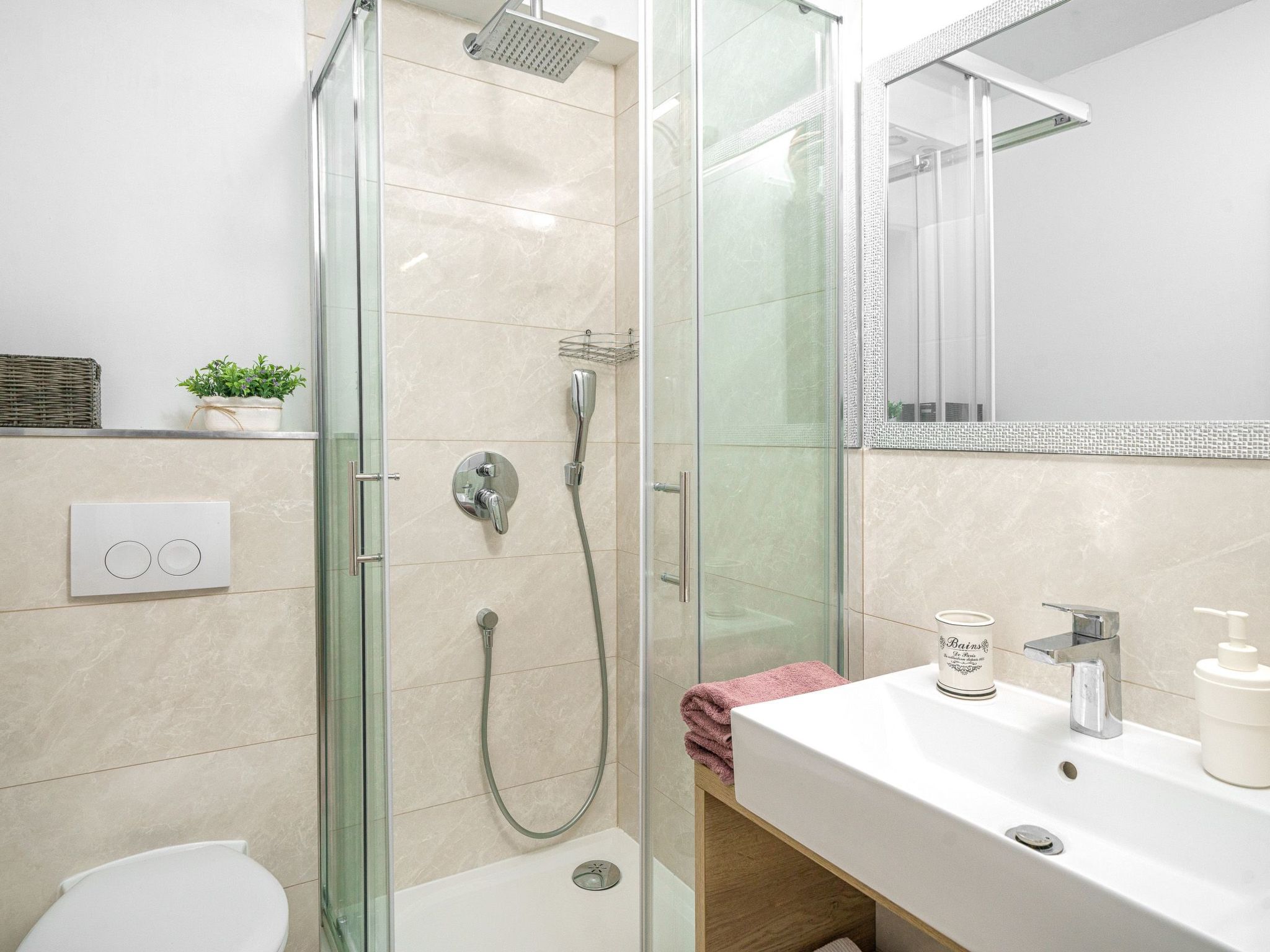 Wohnung in Vodice mit Grill-Inside