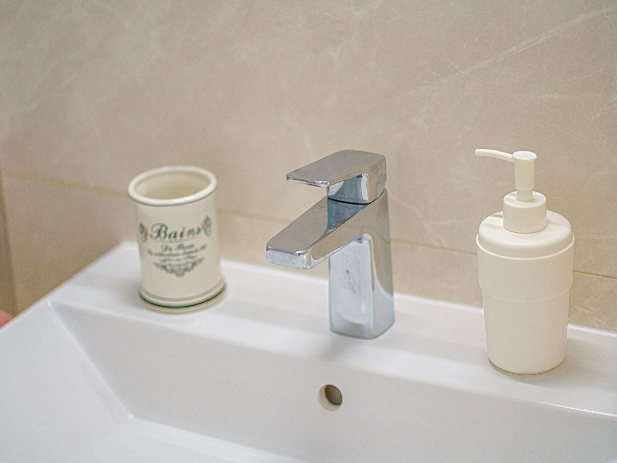 Wohnung in Vodice mit Grill-Binnen