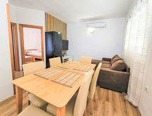 Knus appartement Butko vlakbij zee met privézwembad in Jadrija - thumbnail 5
