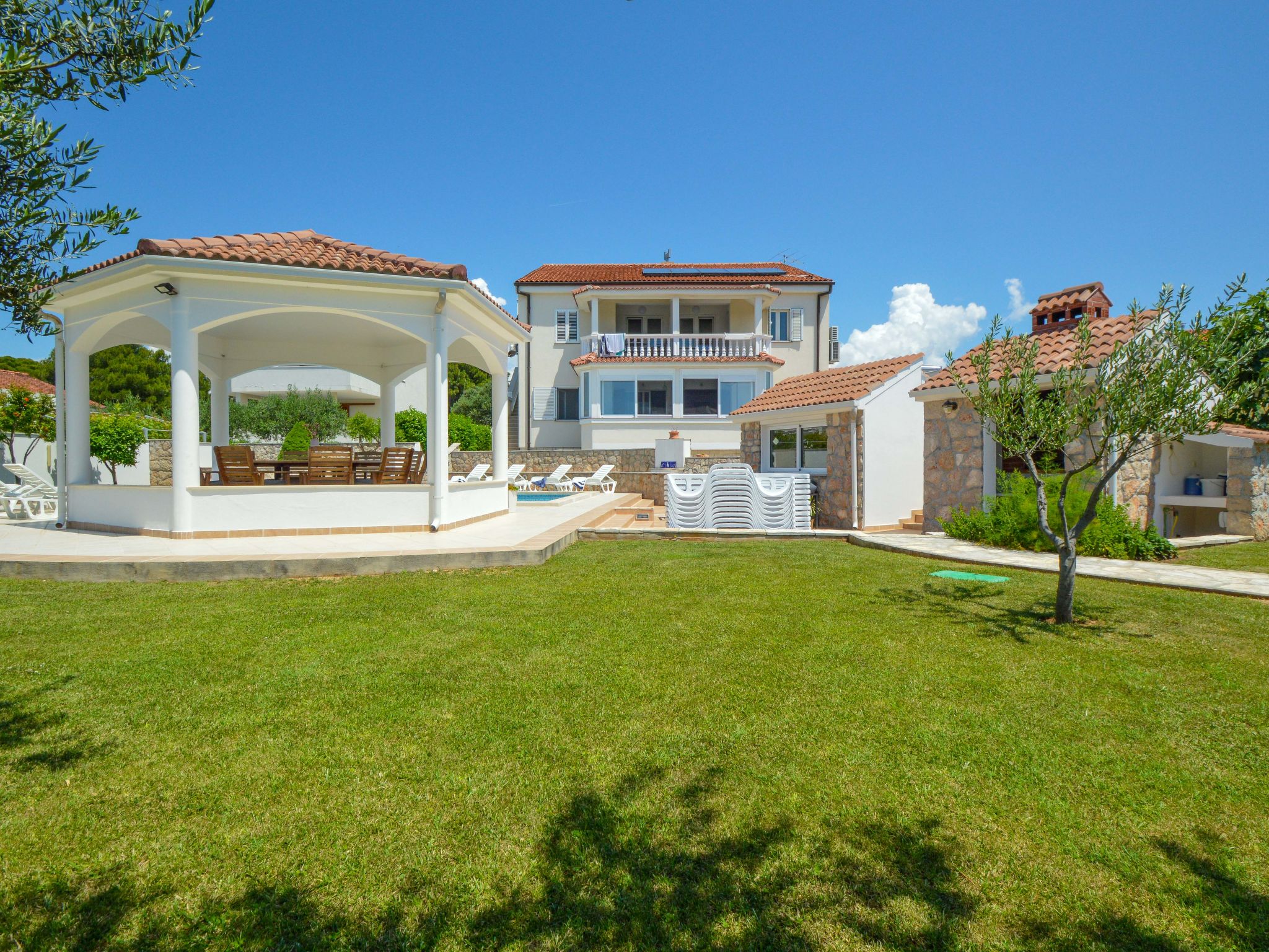 Vakantiehuis met zwembad in Vodice/Tribunj (Kroatië) voor 4 personen