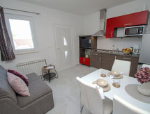 Aquanur: Modern appartement aan zee met zwembad in Sovlje, Tribunj - thumbnail 6