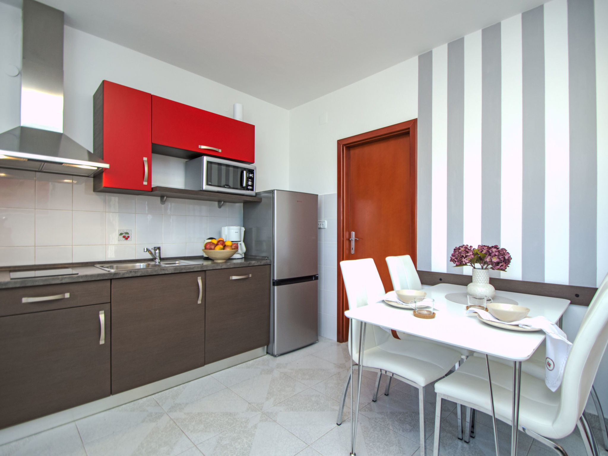 Aquanur: Modern appartement aan zee met zwembad in Sovlje, Tribunj - foto 7